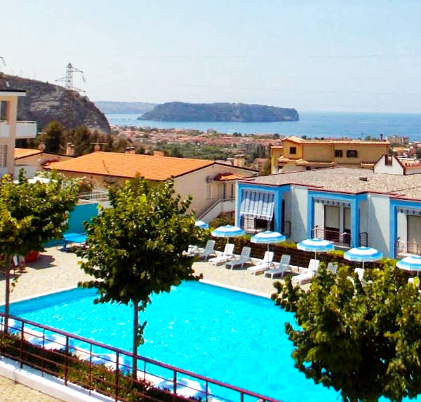 Residence con piscina